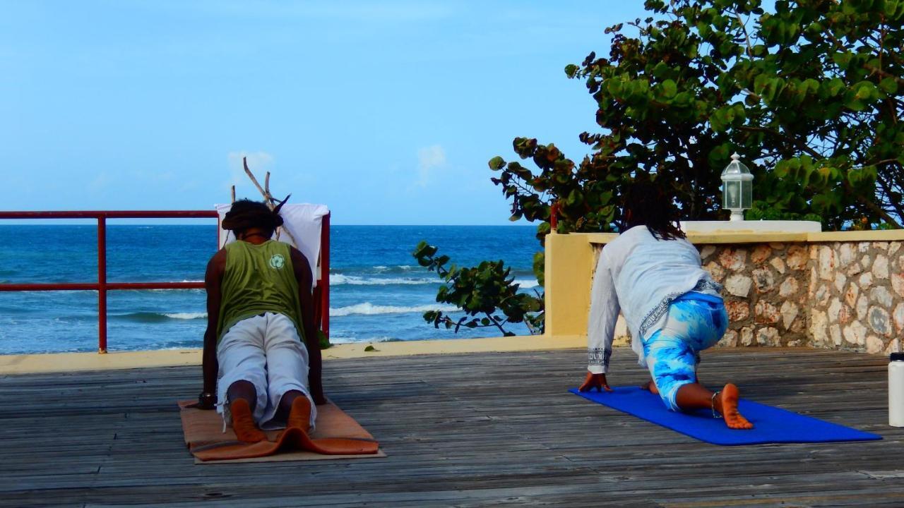 ホテル Taino Cove トレジャー・ビーチ エクステリア 写真